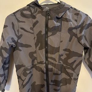 Gap Kids Size 6-7, gently used all zippers work. Smoke Free, Pet Free Home